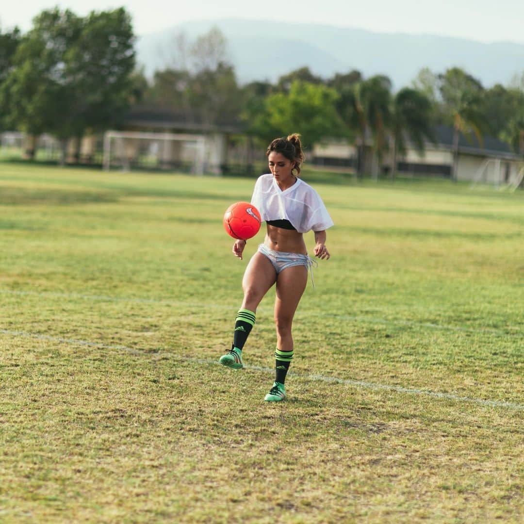 Tianna Gregoryさんのインスタグラム写真 - (Tianna GregoryInstagram)「I miss playing ball ⚽️」8月18日 5時55分 - tiannag