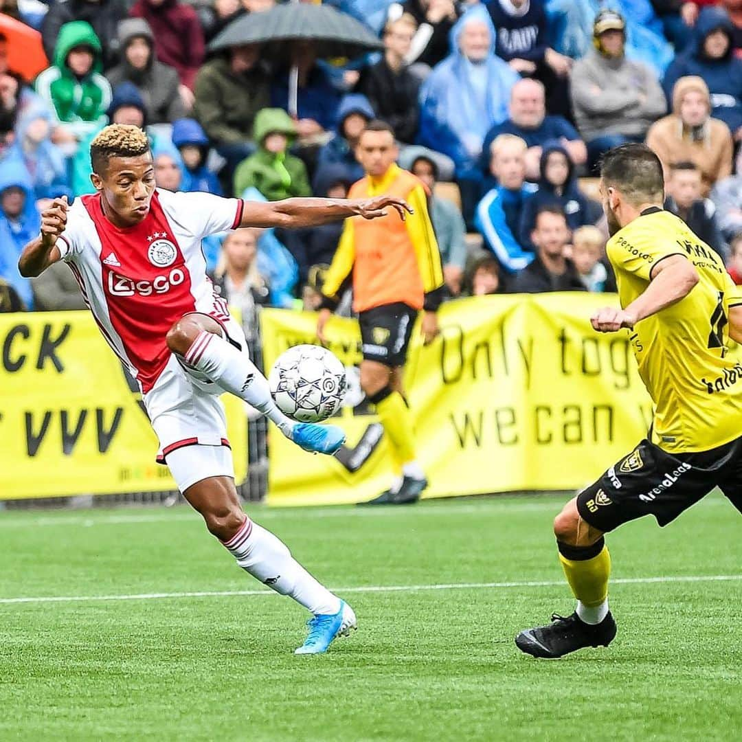 ダヴィド・ネレス・カンポスさんのインスタグラム写真 - (ダヴィド・ネレス・カンポスInstagram)「Great game guys! 3 points in the pocket... and now... focus in @championsleague ! ❌❌❌ @afcajax #VVVAJA @eredivisie」8月18日 6時04分 - davidneres