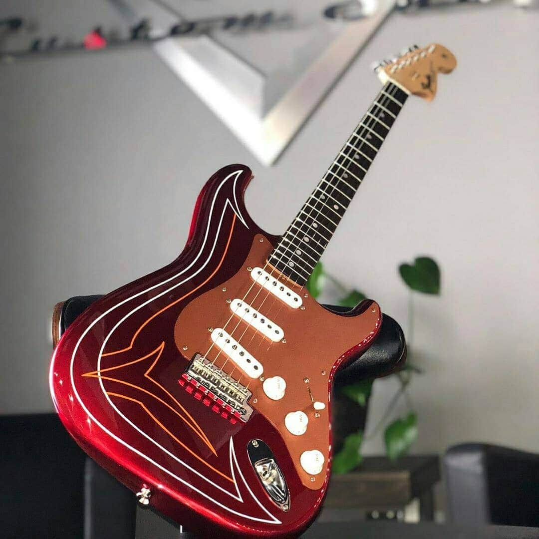 Fender Guitarさんのインスタグラム写真 - (Fender GuitarInstagram)「Start your engines and crank up the radio for this Straturday. Check out the Hot Rod Guitar built by Fender Custom Shop's Paul Waller. What would you play on this beauty?」8月18日 6時04分 - fender