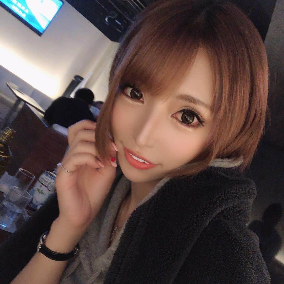 葉月七瀬さんのインスタグラム写真 - (葉月七瀬Instagram)「写真写り悪いから指導されて撮った写メ達😂 やっぱり難しい写メ🌀  あとから加工すればいいんだけど ズボラだから加工しない😂 もちろんアプリのカメラで撮ってるけどね✌🏻️ . あと大事な報告！！ ヴェルージュ ...