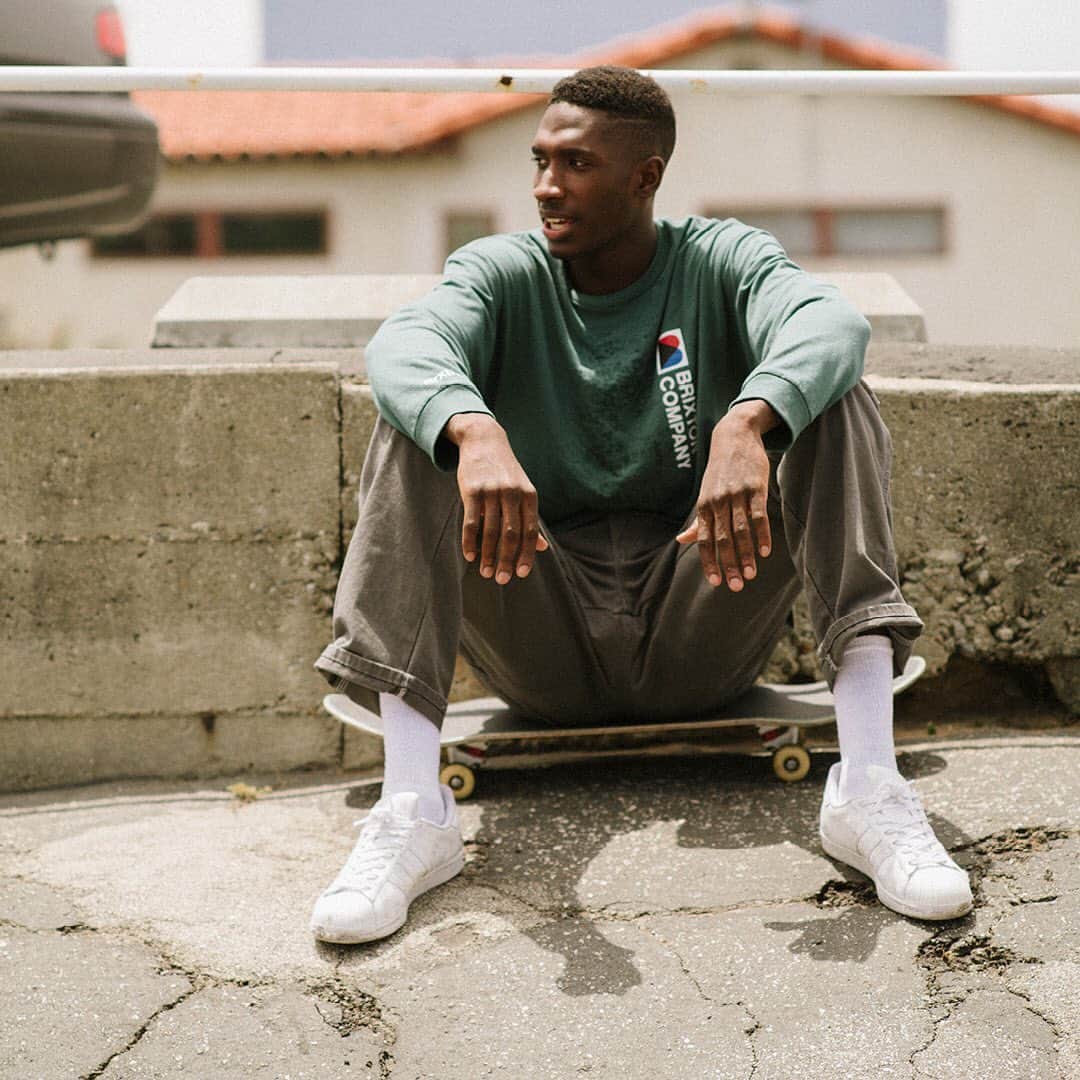 のインスタグラム：「@dontaahill #doneproper for our Fall Collection. 📸 @andrewjamespeters」
