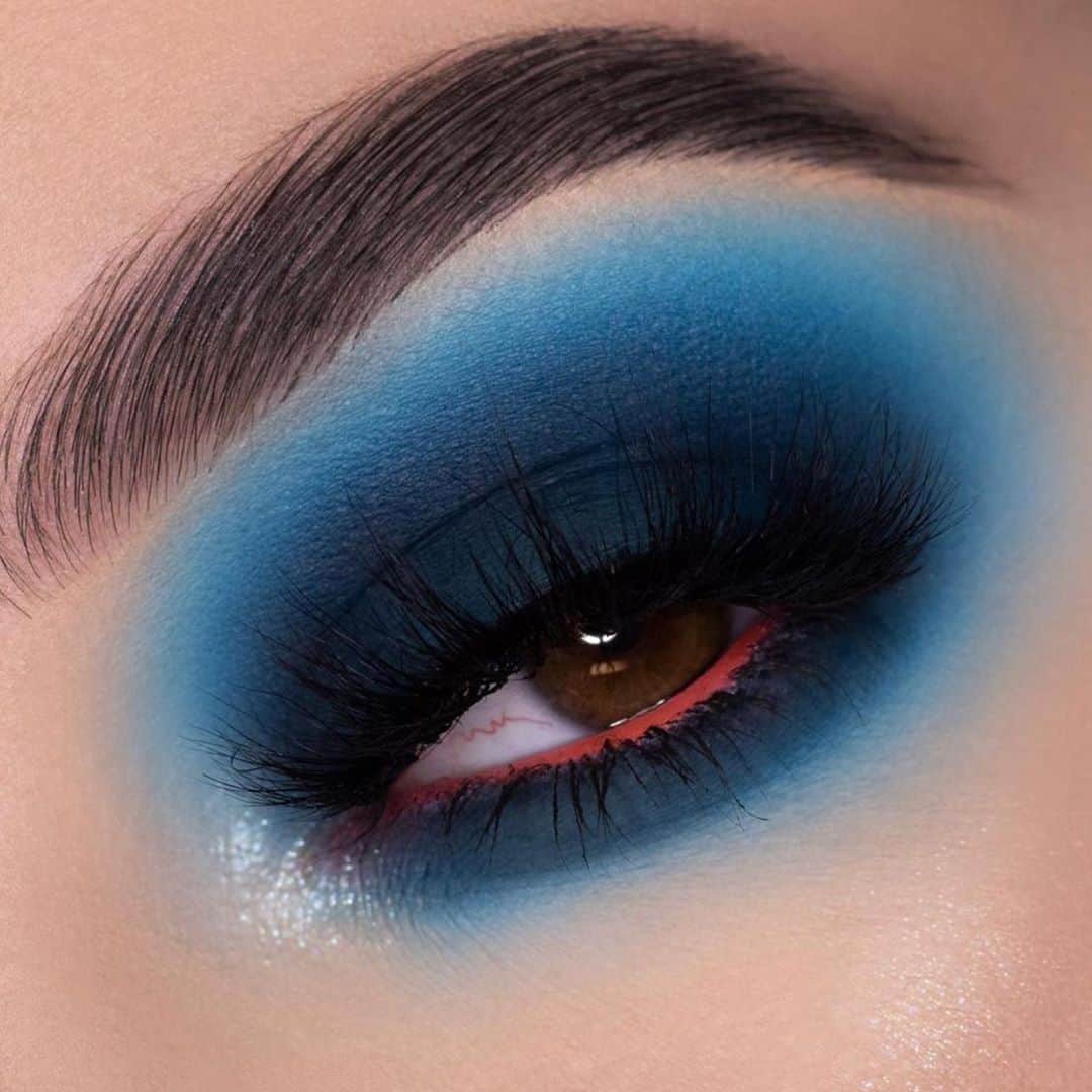 NYX Cosmeticsさんのインスタグラム写真 - (NYX CosmeticsInstagram)「PRO TIP: Apply our OG Jumbo Eye Pencil as a base to any eye look to achieve maximum pigment payoff 💙🔥 @valentiinapzz packs on the punch using the shade ‘Milk’ ✨ || #nyxcosmetics #nyxprofessionalmakeup」8月18日 5時59分 - nyxcosmetics