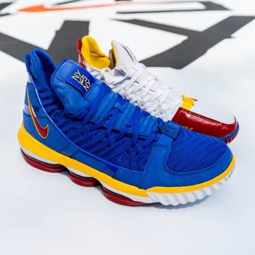 Sneaker Newsさんのインスタグラム写真 - (Sneaker NewsInstagram)「Nike’s NY vs. NY league comes to a finish tonight with the Championship game at the legendary Rucker. Check out the SuperBron PEs that will be worn by the players tonight! 🔥🔥」8月18日 6時37分 - sneakernews