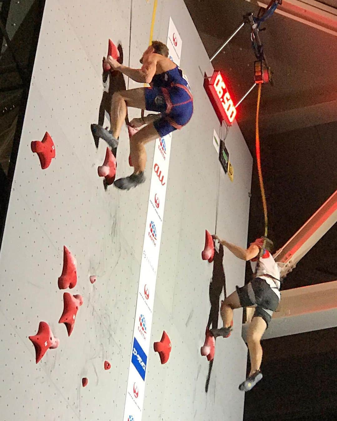 オリンピックチャンネルさんのインスタグラム写真 - (オリンピックチャンネルInstagram)「Poland's Aleksandra Miroslaw successfully defended her 2018 speed climbing world title, while Italian Ludovico Fossali surprisingly won after both of his opponents made false starts during the quarters and semi-finals. #IFSCwch⁠⠀ ⁠⠀ #speed #climbing⁠⠀ ⁠⠀ Click link in the bio and read more.」8月17日 21時54分 - olympicchannel_x