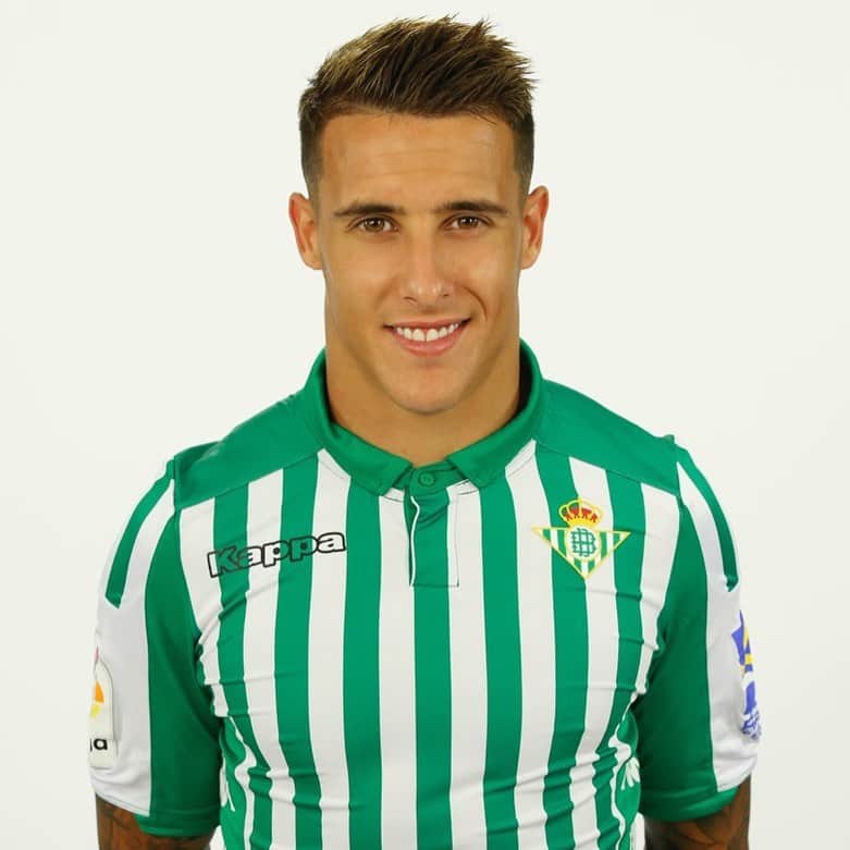 のインスタグラム：「Empieza @laliga 😀 Os gusta la nueva foto de perfil?🙄💚 mañana todos al Villamarín. Empecemos como merecemos!!! #MushoBetis @realbetisbalompie」