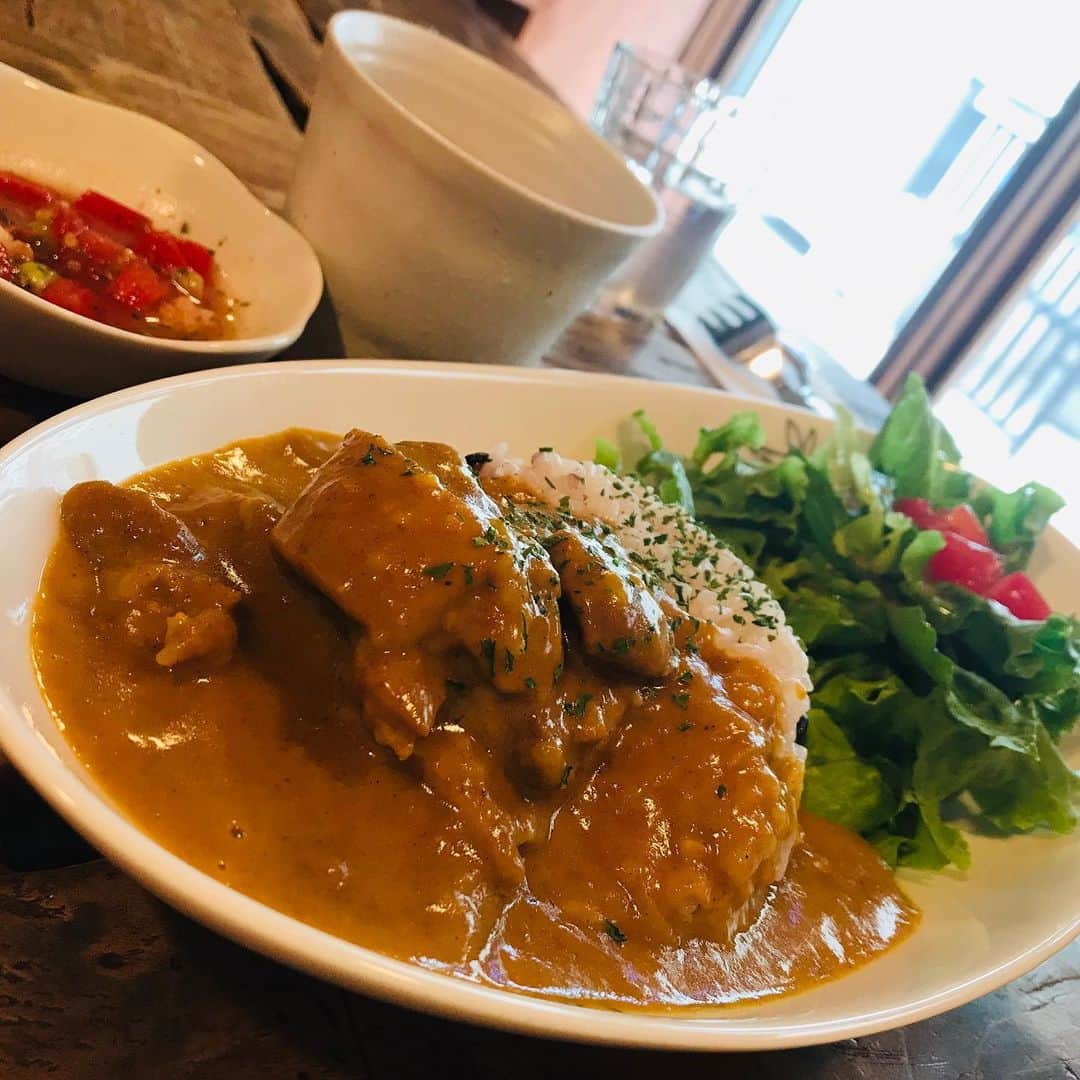 谷桃子さんのインスタグラム写真 - (谷桃子Instagram)「以前舞台でも共演していた秋本くんのお店にフラっとランチしに行って来たよ🤗✨🌸 福岡県出身の秋本くん😋🎶 今は"すみえきよし"くんの名前で活動しています(*^◯^*)！！ 秋本くん！！ご馳走さまでした🤗✨🌸またひょっこりお邪魔します✨✨ #すみえきよし #福岡県出身」8月17日 22時04分 - momoko5999