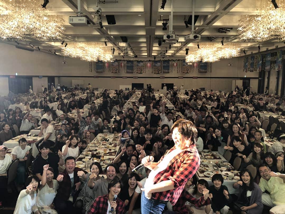 延本英祥のインスタグラム：「. . サマーバイキング@秋田ビューホテル  無事に２日間 みなさまのおかげで 楽しく演れました  ありがとうございました  そして今から 夜行バスで東京 toの 新幹線で岡山は津山に  集まってくださったみなさま 関係者各位  お世話になりました  またよろしくお願いしますm(_ _)m  #Bz軍団　#Bず軍団　#ビーズ軍団 #ひでよしっと」