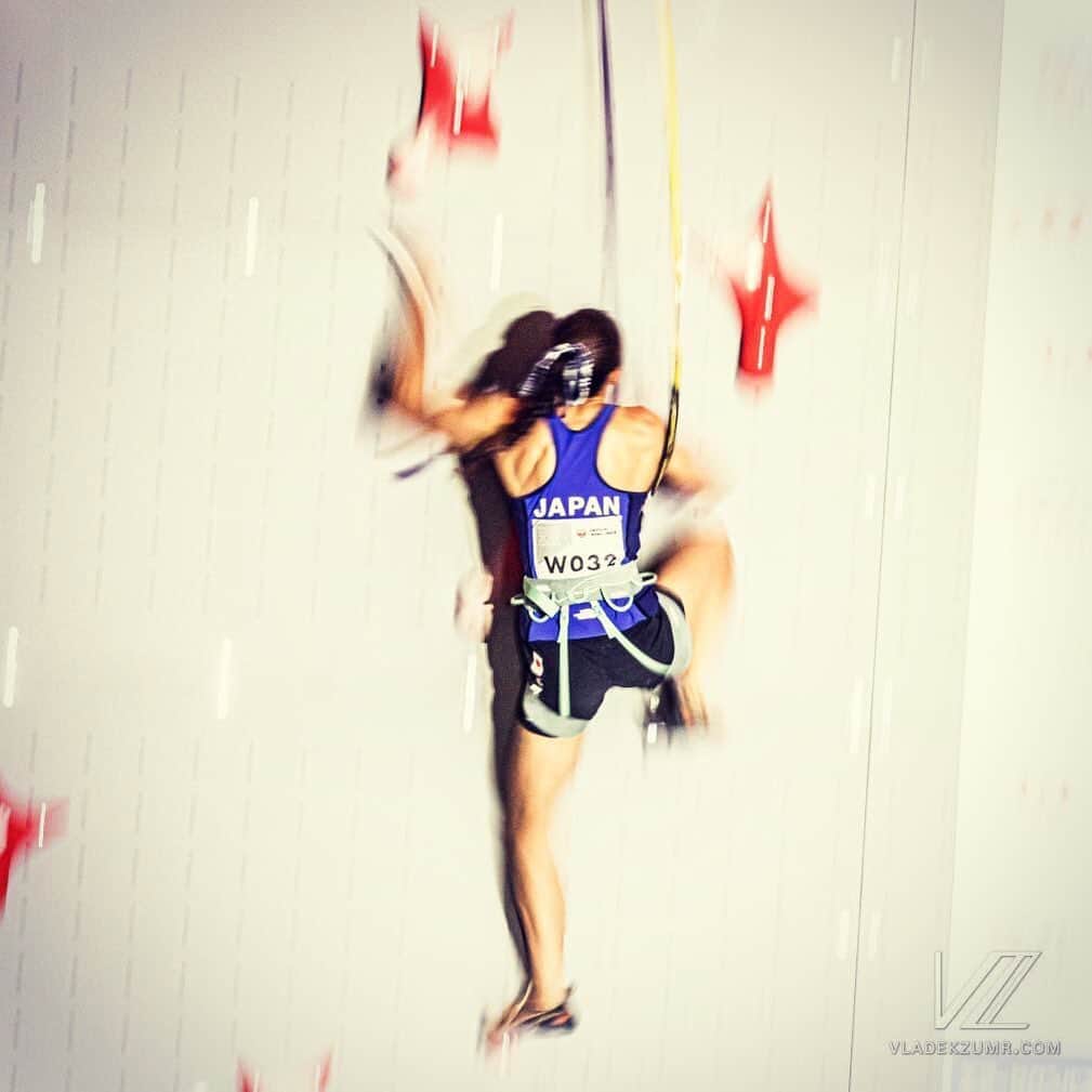 野口啓代のインスタグラム：「Speed day🐜🐝🐛 I did almost same time as my personal best today🤙🏻✨* * Also, I was 2nd potion to through to the Qualification of Combined!!☺️✌🏻I'd like to climb my best tomorrow then I want to climb Finaaaaaaal‼️🔥* * スピードDAY🦖🦕🐢 プラクティスで上手くいかず緊張したけど、予選で自己ベストに近いタイムを出すことが出来て嬉しいです☺️⏰* * 明日はいよいよコンバインド予選⭐️ 気持ち新たに、どの種目でもここまでやってきたことが出せたらいいな💪🏻😄そして、決勝の日も楽しく本気でクライミング出来ますように•••❤️* * * photo by @vladek_zumr  @au_official #大和証券 @thenorthfacejp @orientalbaio #三井不動産 @cowsoapcp #zeta  @c3fit @lasportivajp @petzl_official  @newhale_japan」