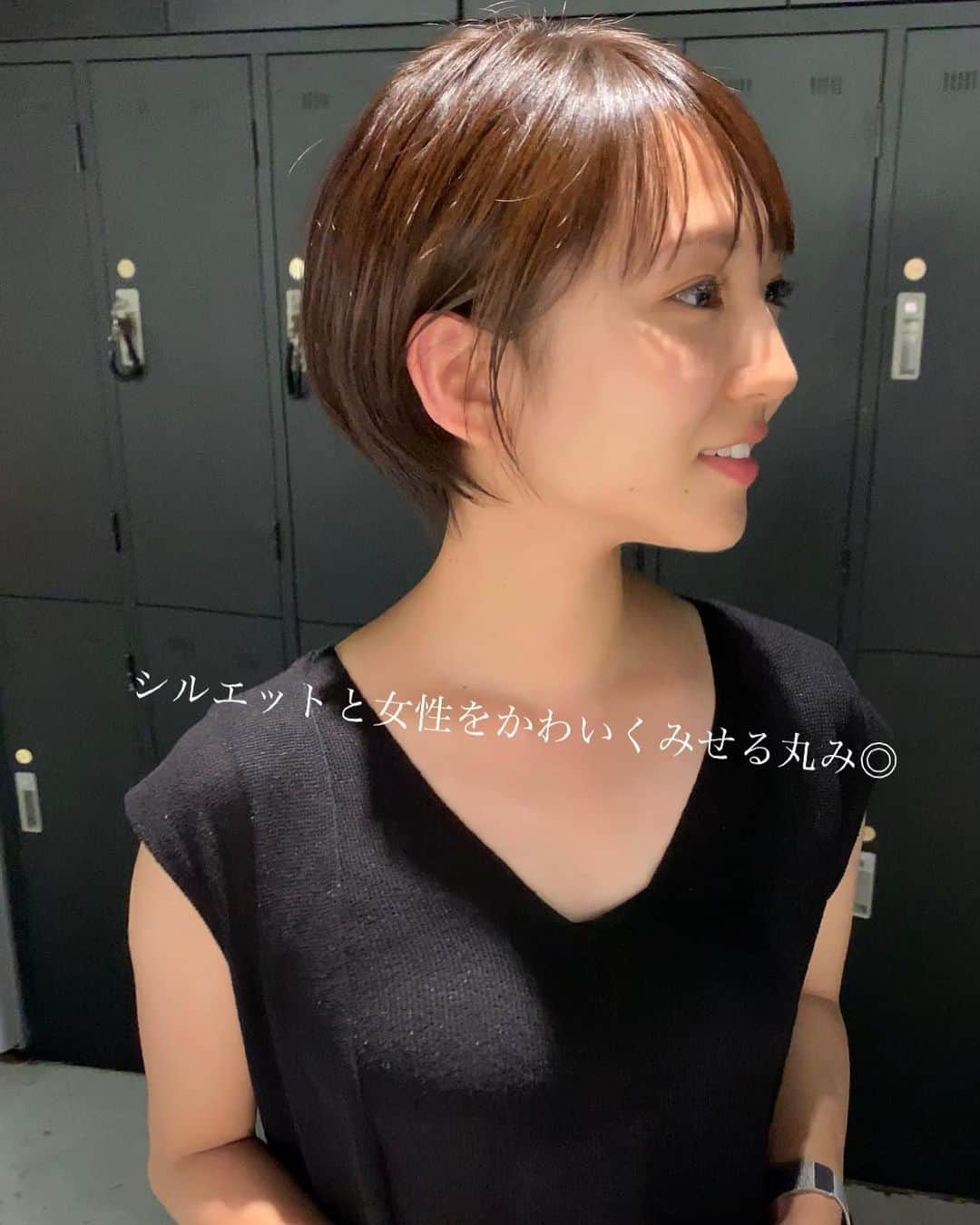 ✂︎伊輪/ショート&ボブ/銀座/渋谷/亀戸/美容師✂︎さんのインスタグラム写真 - (✂︎伊輪/ショート&ボブ/銀座/渋谷/亀戸/美容師✂︎Instagram)「✨✨✨2019年  伊輪 ショートはさらに進化します✂︎✂︎✂︎✨✨✨ミニーカラー ×  ミニーショート × ✂︎✂︎✂︎✨✨✨ . ◆ 🌟 🌟2019年3月🌟2回目の個人月間指名総売上 1300万円を達成できました✨✨✨✨お客様には心より感謝申し上げます。 . そして、🌟2019年 ⚡️自分に自信がない方⚡️をTEAM伊輪でモテる（自信ももてる）女子にします😊😊😊自分なんてかわいくない。自分はブス。自分に自信がない。自分の年齢的にあきらめちゃう、自分が好きじゃない、ちょっとかわいいけどもっとかわいくなりたい方、などなど、と遠慮してしまーーーーう女性のみなさん！！そんな女性の魅力を引き出し、必ずキレイにかわいくいたします！！髪型から始まる2019年にしましょう！！！髪型変わると人生変わりますよ✨✨✨ぜひ、僕の自慢のTEAM伊輪におまかせください！！！ . そして ★AFLOATは敷居は高いと思われがちですが★そんな事はありません！！ かわいく、キレイになりたい方ならほんとーーーーーーに誰でもオーケーです！年齢も関係ないですし、自分に自信のない方ならなおさら、ウェルカムです🌟 ◆僕にしかできないカット技術✂︎✂︎✂︎◆で必ず、キレイにかわいくいたしますよ！！！😆😆😆 . ◆僕にしかできないカット技術✂︎✂︎✂︎◆ . 🌟ミニーショート♡✂︎は似合わせカット&カラーです🌟 . 年齢も関係ないです！！！ 10代〜50代、60代、70代でももちろんOKです*\(^o^)/*僕のお客様は年齢層はほんとーーーーーに幅広いので遠慮なくオーダーしください！！ . 長さのバランス、顔の大きさに、骨格、輪郭、クセ、などのその人にに合わせた、ヘアスタイルをお届けします！ . 楽しみにしていてくださいね！！ . ◆ご予約について◆ . DMが1番予約とれます🙋⭐️⭐️⭐️ 遠慮なく、直接のメッセージください⭐️⭐️⭐️ 突然でも、深夜でも、夜中でもいつでも遠慮なく連絡くださーーーい！！ .  銀座店.渋谷店はネット予約枠が少ないためお電話ですと予約取れます⭐️ .  銀座店 03-5524-0701 渋谷店 03-6455-1640 亀戸店 03-5875-5992 . 『僕にしかできない似合せますカット』技術で必ずかわいくしますのでぜひ、担当させてくださいね。 . ★僕らにしかできない★TEAM伊輪のアシスタント5名 ✨✨✨✨✨✨✨✨✨✨✨ ◆ TEAM伊輪 の女性カラーリスト◆ ★藤崎 @yuzu.natu  カラーの知識と経験をもったスペシャリスト揃い！カウンセリングさせていただき、 女性目線でのデザインとお客様のニーズを融合して、カラーを提案させていただきます . ☑︎赤味や黄味を消したい ☑︎パサついて見えない艶カラーがしたい ☑︎暗くてもキレイなカラーがしたい ☑︎職場でも大丈夫なカラー ☑︎白髪染めでもキレイにカラーしたい ☑︎ハイライトなどもしてみたい ☑︎人とは違うオシャレカラーがしたい . などなど、1度ご相談ください♪🌟 . ◆TEAM伊輪のストレート担当◆ ★新野さん @niinyo_san  お客様のストレートやパーマのカウンセリングさせていただき、提案、相談を担当しています。1日に4.5人のお客様のストレートをしている経験値と豊富な知識、ダメージを理解したマニアックなお薬選定をし、そのお客様にあったパーマを行います！！ . ★ ★元アシスタントの長田君 @takaragram_  が6月1日にデビューしました！ . 僕の自慢のTEAM伊輪にぜひ会いに来てください。 TEAM全員で必ずお客様を幸せにいたします😆😆😆 . ◆ネットでご予約が✖︎の場合◆でもお電話だとご予約可能です！！お気軽にお電話ください。 女性レセプションさんが対応させていただきます。 . 銀座店 03-5524-0701 渋谷店 03-6455-1640 亀戸店 03-5875-5992 . ◆料金・出勤スケジュール◆に関しては プロフィールのウブサイトクイック⭐️」8月17日 22時21分 - iwa_short