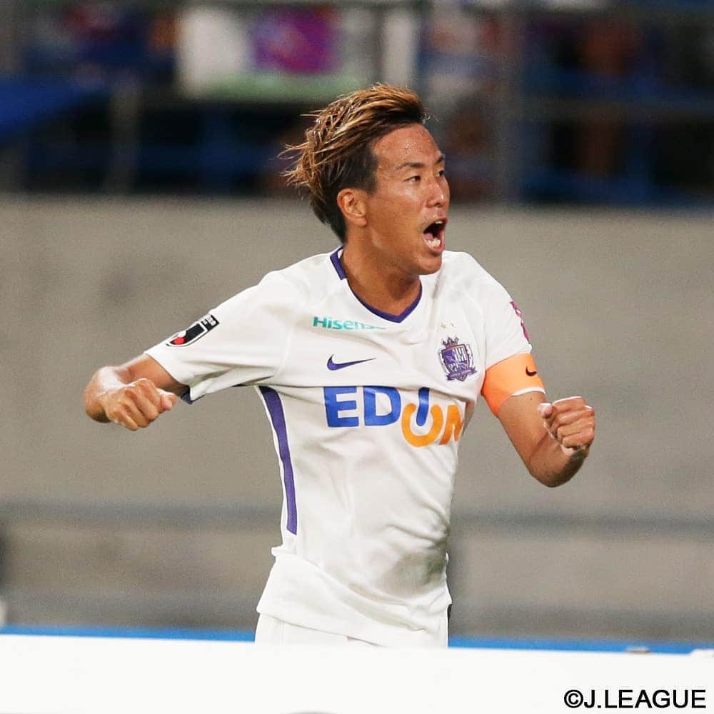 サンフレッチェ広島さんのインスタグラム写真 - (サンフレッチェ広島Instagram)「. ⚽明治安田生命J1リーグ第23節　試合結果⚽ FC東京　0-1　サンフレッチェ広島 前半：0-0 後半：0-1 【得点者】柏好文  FC東京の堅守をこじ開けた柏好文選手のゴールで、首位を撃破‼️ アウェイゲームながらも、たくさんのご声援ありがとうございました🙇  #柏好文 選手 #川辺駿 選手 #青山敏弘 選手 #sanfrecce #ICHIGAN」8月17日 22時22分 - sanfrecce.official