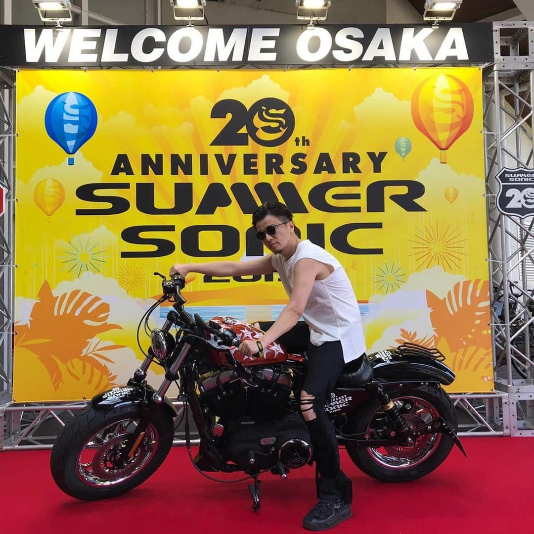 KREVAさんのインスタグラム写真 - (KREVAInstagram)「#kreva #summersonic #サマソニ大阪  明日は東京。 Billboard Live Stageのトリで、 19時半からです。」8月17日 22時18分 - kreva_drk_dj908