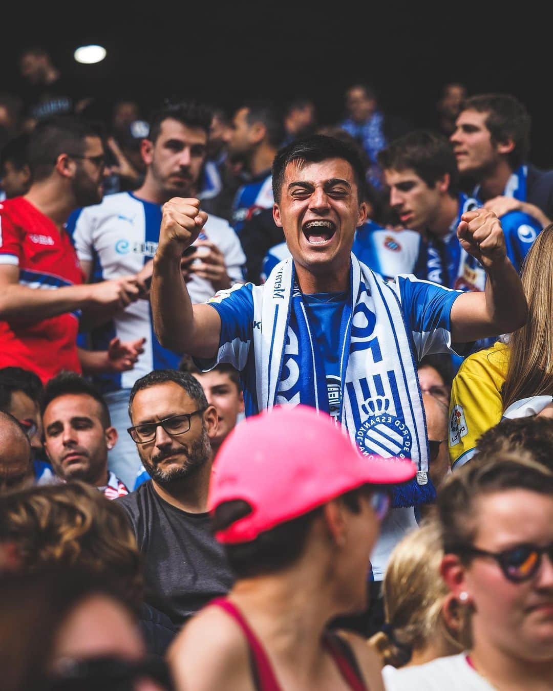 RCDエスパニョールさんのインスタグラム写真 - (RCDエスパニョールInstagram)「‪🔜 @LaLiga is back at the RCDE Stadium!‬ ‪⚽️ Tomorrow, RCD Espanyol de Barcelona 🆚 Sevilla FC! 🎫 Buy your tickets!‬ ‪👉 Link in bio - ‪#RCDE | #Volem | #EspanyoldeBarcelona | #EspanyolSevillaFC ‬| #LaLiga」8月17日 22時19分 - rcdespanyol