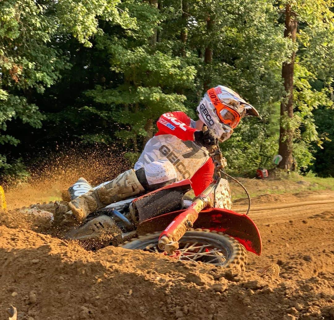 Racer X Onlineさんのインスタグラム写真 - (Racer X OnlineInstagram)「@hunterlawrence is back this weekend and will race professionally with his little brother @jettson49 for the first time today at @buddscreekmx @promotocross #moto #thisismoto #motocross」8月17日 22時20分 - racerxonline