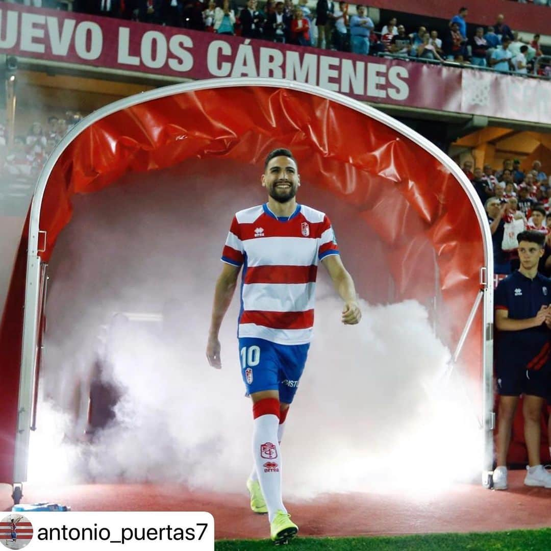 グラナダCFさんのインスタグラム写真 - (グラナダCFInstagram)「#repost @antonio_puertas7 ・・・ Hoy comienza una nueva temporada llena de ilusiones, objetivos y ganas. Hoy comienza la @laliga • • • #villarrealgranada  #granadacf  #eternalucha  #granadaesdeprimera  #ap10」8月17日 22時28分 - granadacf