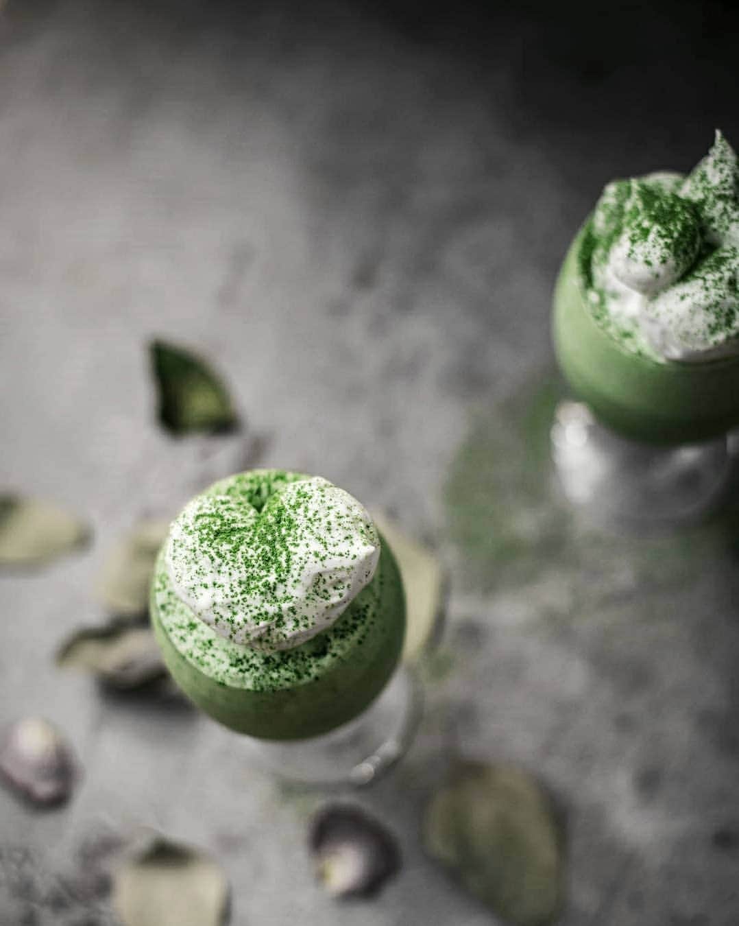 Matchæologist®さんのインスタグラム写真 - (Matchæologist®Instagram)「😍 Hands up if you can’t resist this #Creamy #Frozen #Matcha #Latte – we know we certainly can’t! (📷: @fedi_photo_creations) 😍 . DON’T FORGET: We’re running an #InternationalRelaxationDay Promotion NOW! 🚨 🌞 Apply ‘RELAX15’ 🌞 at the checkout for 15% off sitewide. Valid until midnight TOMORROW only! 💚 🎉 . 🍵 What's your most recent favourite #MatchaCreation? 🤗 Keep us posted by tagging @Matchaeologist 🙌 . To find out more about our splendid range of artisanal matcha, 🌱 visit Matchaeologist.com . Matchæologist® #Matchaeologist Matchaeologist.com」8月17日 22時33分 - matchaeologist