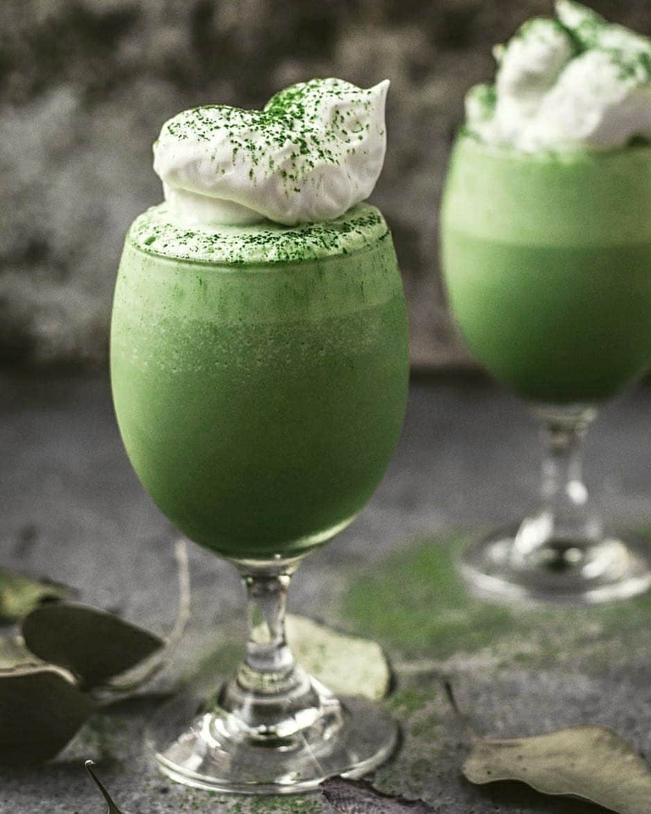 Matchæologist®さんのインスタグラム写真 - (Matchæologist®Instagram)「😍 Hands up if you can’t resist this #Creamy #Frozen #Matcha #Latte – we know we certainly can’t! (📷: @fedi_photo_creations) 😍 . DON’T FORGET: We’re running an #InternationalRelaxationDay Promotion NOW! 🚨 🌞 Apply ‘RELAX15’ 🌞 at the checkout for 15% off sitewide. Valid until midnight TOMORROW only! 💚 🎉 . 🍵 What's your most recent favourite #MatchaCreation? 🤗 Keep us posted by tagging @Matchaeologist 🙌 . To find out more about our splendid range of artisanal matcha, 🌱 visit Matchaeologist.com . Matchæologist® #Matchaeologist Matchaeologist.com」8月17日 22時33分 - matchaeologist