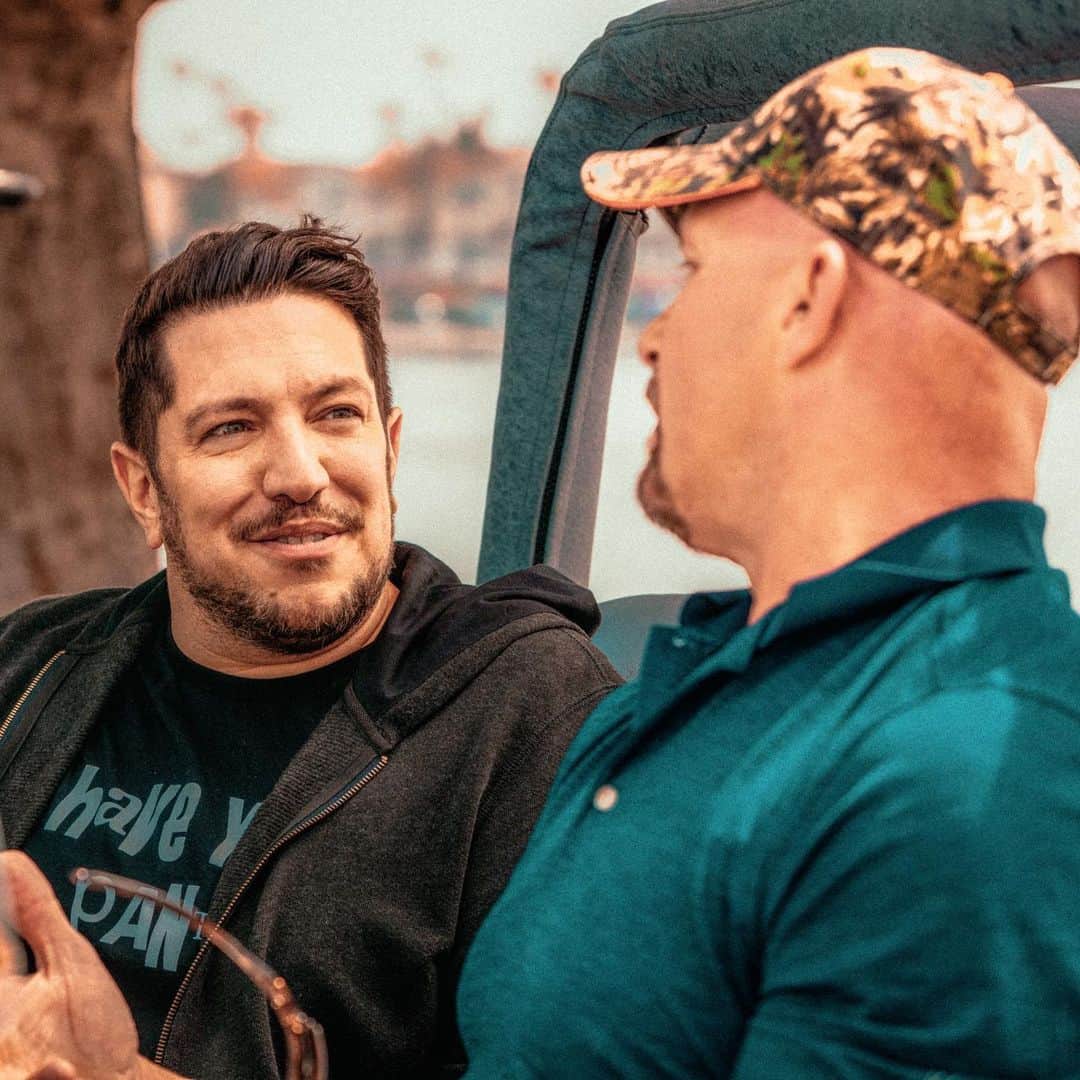 ストーン・コールド・スティーブ・オースチンのインスタグラム：「This Monday night on Straight Up Steve Austin my special guest is the one and only @salvulcano from @impracticaljokersofficial. Right after @wwe Raw on @usa_network.  11/10C #straightupsteveaustin Set your DVR’s」