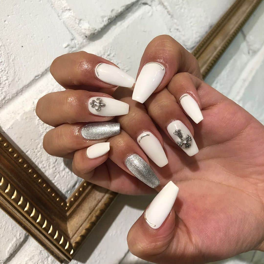 春咲りょうさんのインスタグラム写真 - (春咲りょうInstagram)「New nail💅💎✨ ・ ・ ・ #nail #newnail #lapis #shibuya  #ネイル #渋谷 #ラピス  #色黒くなりすぎた」8月17日 22時42分 - su___721