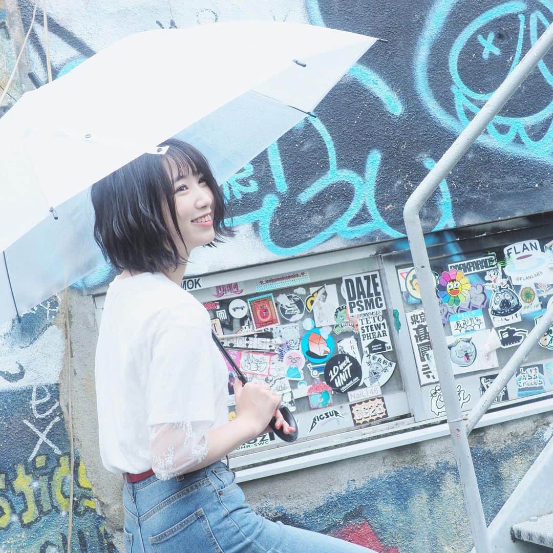 上野優華さんのインスタグラム写真 - (上野優華Instagram)「嫌なことあっても、その倍楽しいことがあると思うんだー☺️ 雨が降ったあと虹がかかる🌈そう思える私でありたいと思うし、そんな気持ちを歌える歌手でありたいね！！！！ #上野優華 #下北沢 #シモキタ」8月17日 22時43分 - yuukaueno0205