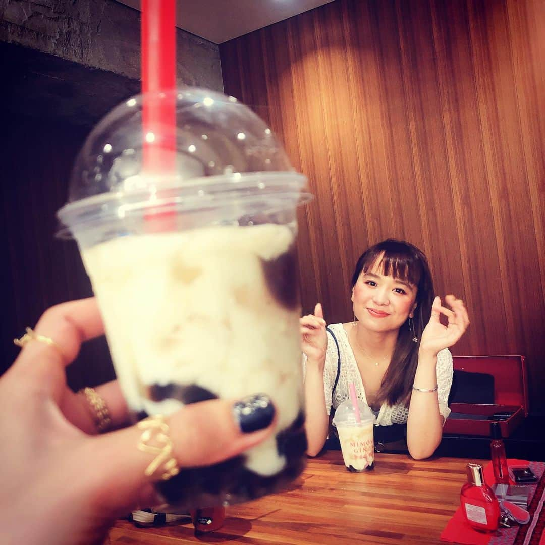 小春さんのインスタグラム写真 - (小春Instagram)「豆花🍹トーファ 普通のタピオカよりうめぇトーファトーファトーファ🍹  女子感あるでしょ女子だもの（必死）  #姉カメラ」8月17日 22時48分 - suttokodokkoiii