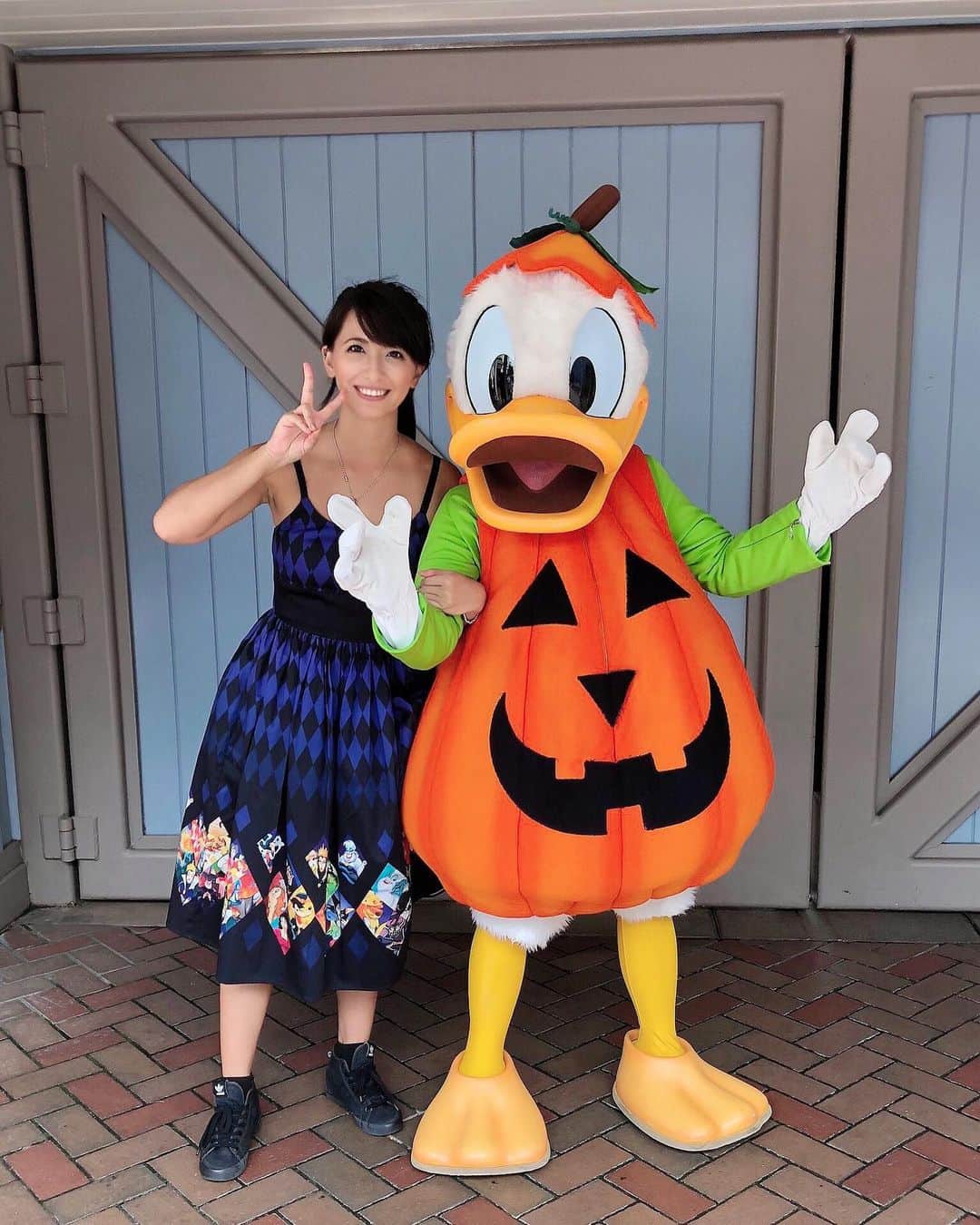 矢部あやのインスタグラム：「201809 4day ハロウィンドナルド🎃 ・ #disneyland #disneylandcalifornia #disneylandresort #charactergreeting #DLR #DLR2018」