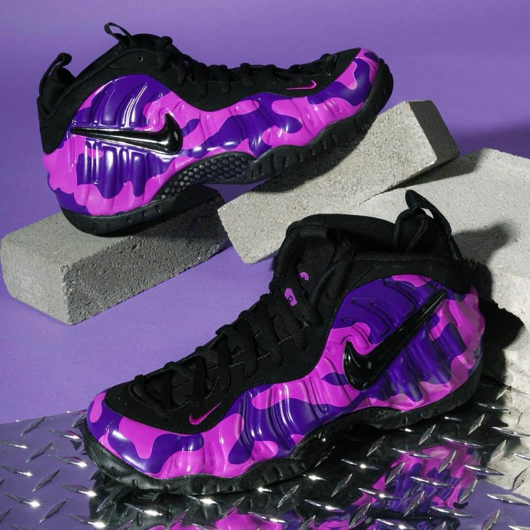 Foot Lockerさんのインスタグラム写真 - (Foot LockerInstagram)「DRIP ☔️ #Nike Air Foamposite Pro "Purple Camo" Available Now, In-Store and Online」8月17日 23時00分 - footlocker
