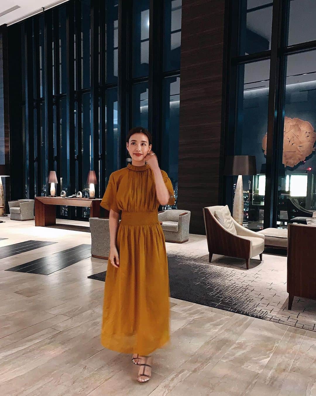 のインスタグラム：「. 大事な大事な友達が プロポーズされた時に 着てたお洋服🧡🧡🧡 . 特別な日に着れた✌️ . #elendeek」