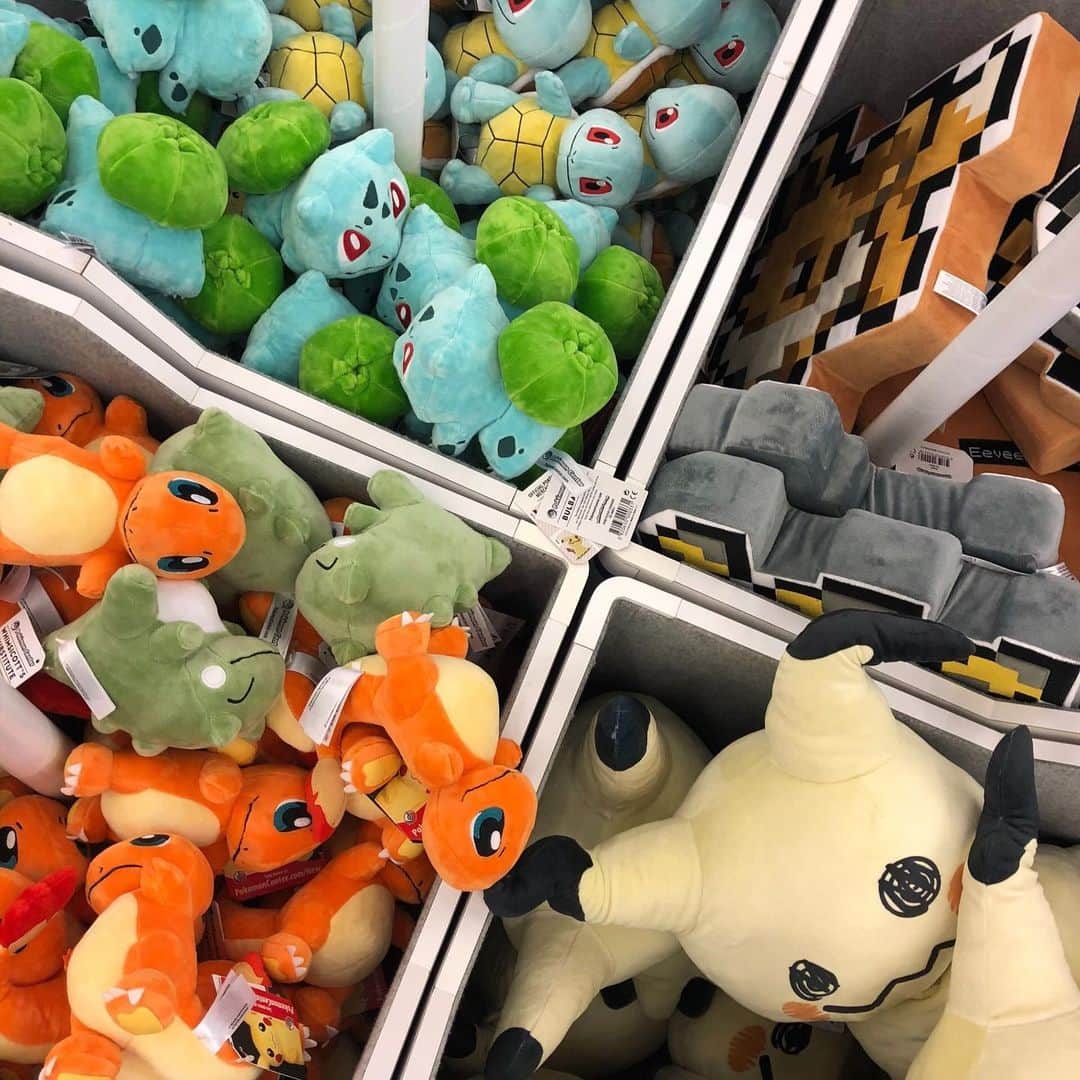 Pokémonさんのインスタグラム写真 - (PokémonInstagram)「How many Pokémon plush do you think are here at #PokemonWorlds, Trainers?  Leave a ❓ below if you think we should count!  Don’t forget to stop by the #PokemonCenter! It’s open today from 10am – 6pm ⏰」8月17日 23時22分 - pokemon
