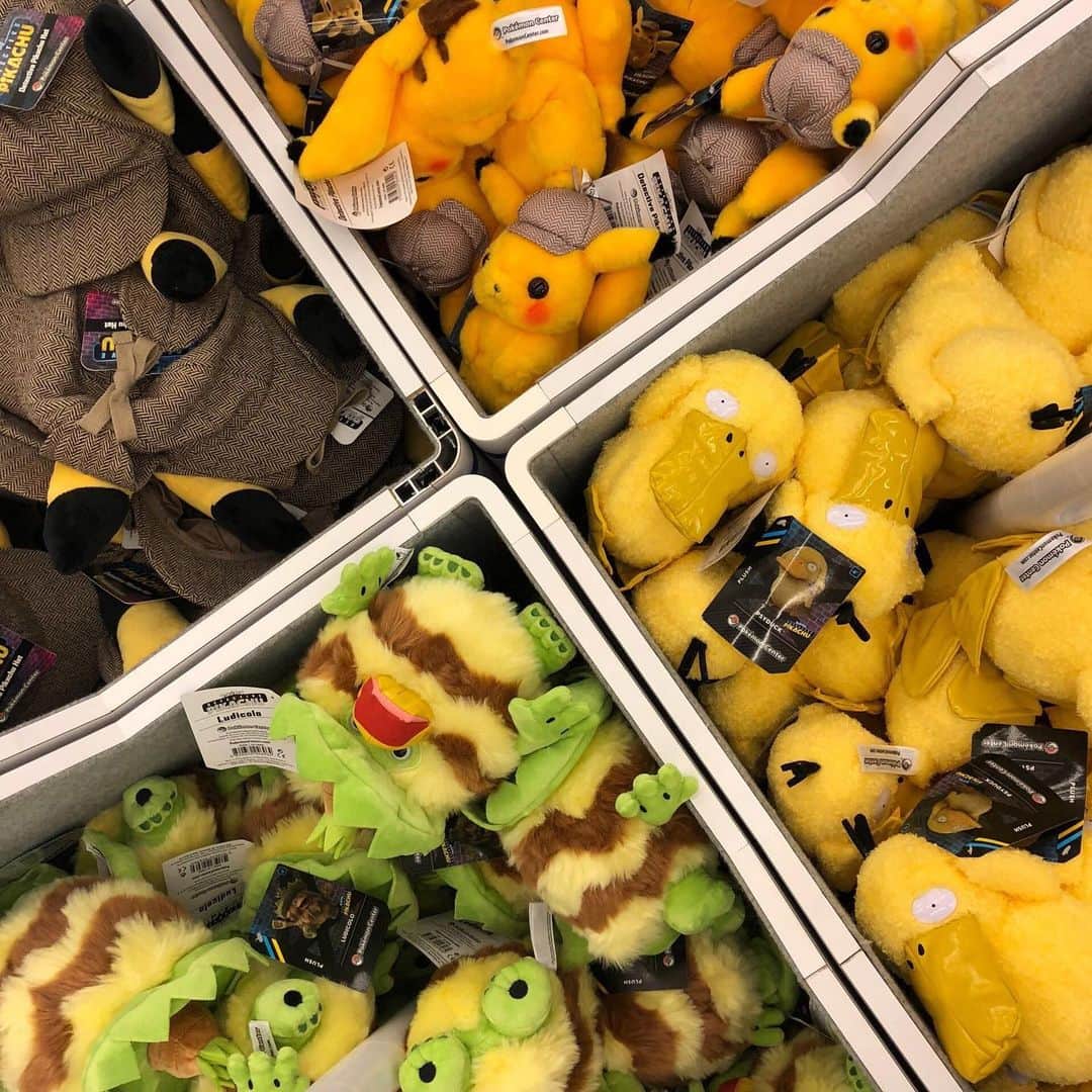 Pokémonさんのインスタグラム写真 - (PokémonInstagram)「How many Pokémon plush do you think are here at #PokemonWorlds, Trainers?  Leave a ❓ below if you think we should count!  Don’t forget to stop by the #PokemonCenter! It’s open today from 10am – 6pm ⏰」8月17日 23時23分 - pokemon