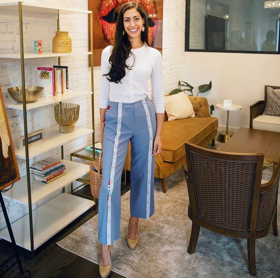 LIECOLLECTIONさんのインスタグラム写真 - (LIECOLLECTIONInstagram)「Dressed to Impress ~ @chefanienass looking fab in our High-waisted Crepe Trouser! - - - #liecollection #repost #girlboss  #dressedtoimpress #looks #newcollection #runway #LIElook #daytonightlook #nyc #collection #LIE #fashion #edits  #lifeisexpression  #dressed #look #라이컬렉션」8月17日 23時20分 - liecollection_