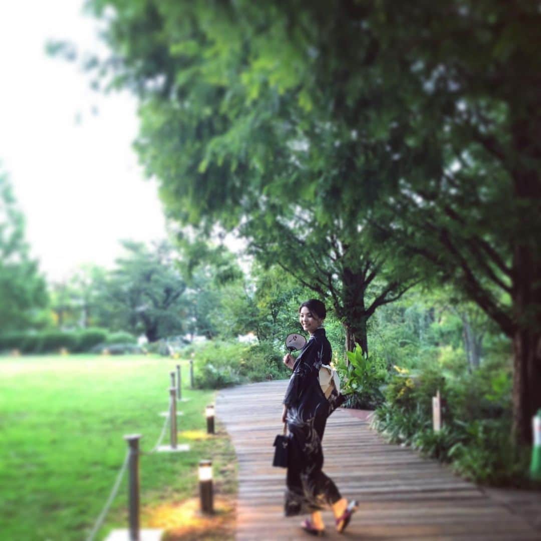 dorlisのインスタグラム：「和装でビアガーデン  #dorlis #浴衣 #夏着物 #和服 #ビアガーデン #ビアテラス #恵比寿 #参観日のお母さん風」