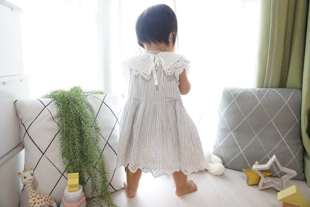 櫻本茉朋さんのインスタグラム写真 - (櫻本茉朋Instagram)「娘もまもなく1歳✨  急に1人たっちが出来るようになり、「どうぞ」が出来るようになり、指差しが出来るようになった！！！ あっという間すぎて、ついていけません😂😂笑  #子育て #11ヵ月 #赤ちゃんがいる生活  #たっち #1歳には歩けるかな」8月17日 23時41分 - mahou_sakuramoto