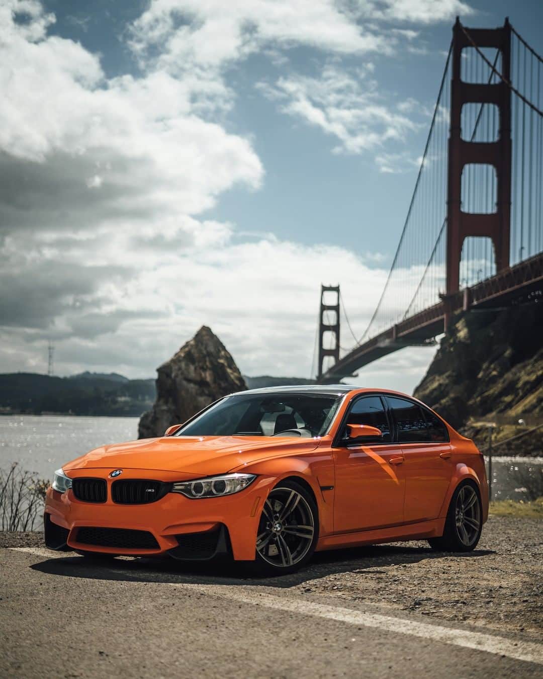 BMWさんのインスタグラム写真 - (BMWInstagram)「The perfect orange basket: Golden Gate and Individual Fire Orange. The BMW M3 Sedan. #TheM3 #BMW #M3 #BMWM #BMWrepost @Zwalkerrr」8月18日 0時00分 - bmw