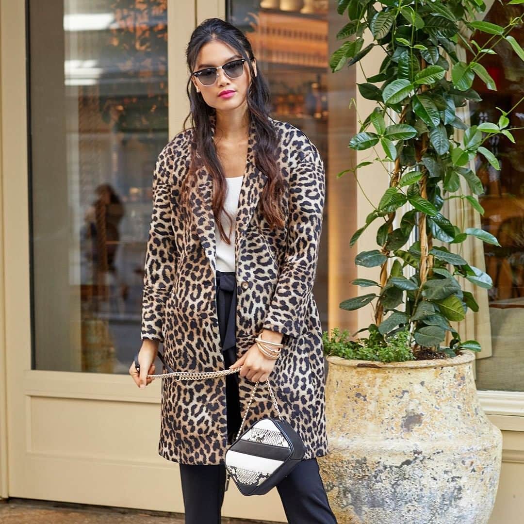 Macy'sさんのインスタグラム写真 - (Macy'sInstagram)「It’s not a leopard outﬁt until you let your wild side out. • •  Shop our Fall Preview trends now. Link in bio.」8月18日 0時00分 - macys