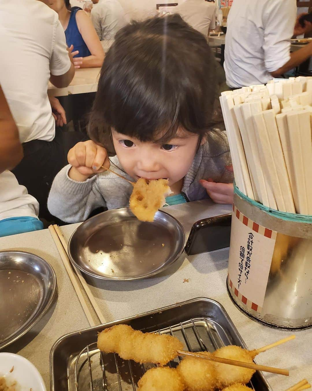 岩永洋昭さんのインスタグラム写真 - (岩永洋昭Instagram)「串カツLOVE❤笑 しかしながら、注意深く見張っとかんと、ソースの2度付け💧笑」8月18日 1時12分 - hiroaki.iwanaga