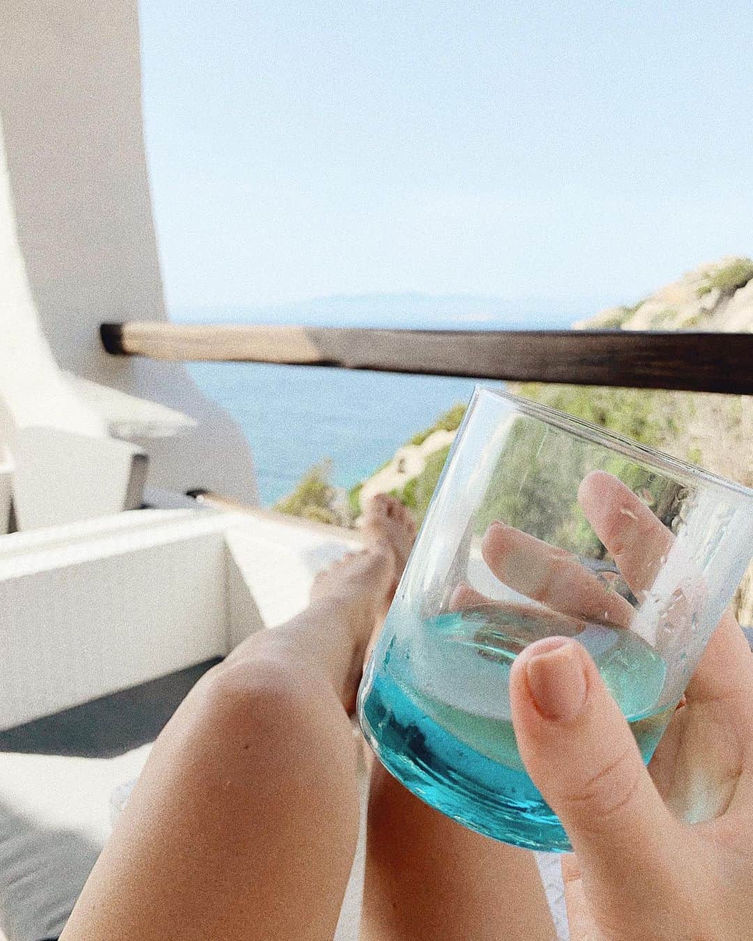 Carin Olssonさんのインスタグラム写真 - (Carin OlssonInstagram)「On today’s schedule: 🍷 + 🏝 and that’s pretty much it」8月18日 1時14分 - parisinfourmonths