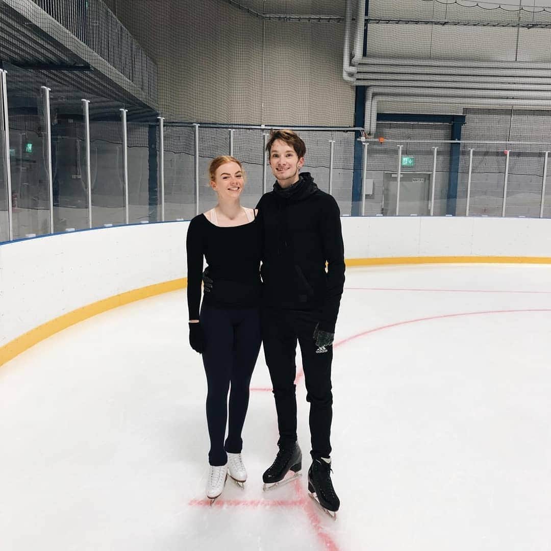 Jussiville JV Partanenのインスタグラム：「I'm happy to announce that I've finally been able to find myself a new skating partner @arinaklino ! We've been hard at work for a while now and trained in Lyon during the summer, and are both excited and looking forward to what the future has in store for us 😇 ~~ #icedance #skatingfinland #newsflash #exciting #athlete #jacksonfamily #jacksonskates #training #figureskating #sports」