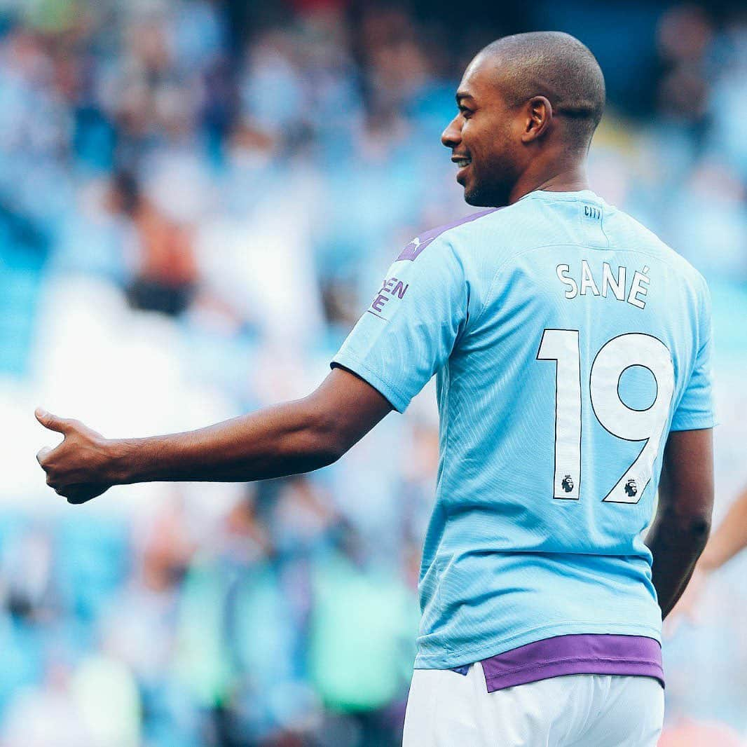 マンチェスター・シティFCさんのインスタグラム写真 - (マンチェスター・シティFCInstagram)「We back back ☄️ ⁣⁣ ⁣⁣ #mancity #mcitot」8月18日 1時30分 - mancity