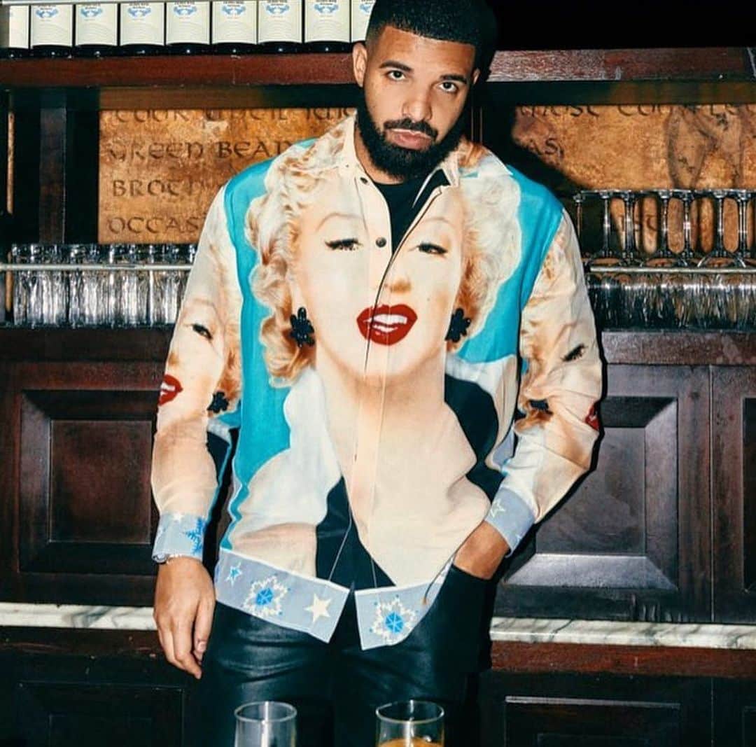 barneysnyofficialさんのインスタグラム写真 - (barneysnyofficialInstagram)「Icons only. @champagnepapi dons the pre-fall '19 @loewe Marilyn-print shirt newly available online now. Tell us your favorite Drake song below. #iSpyBNY RP: @champagnepapi」8月18日 7時01分 - barneysny