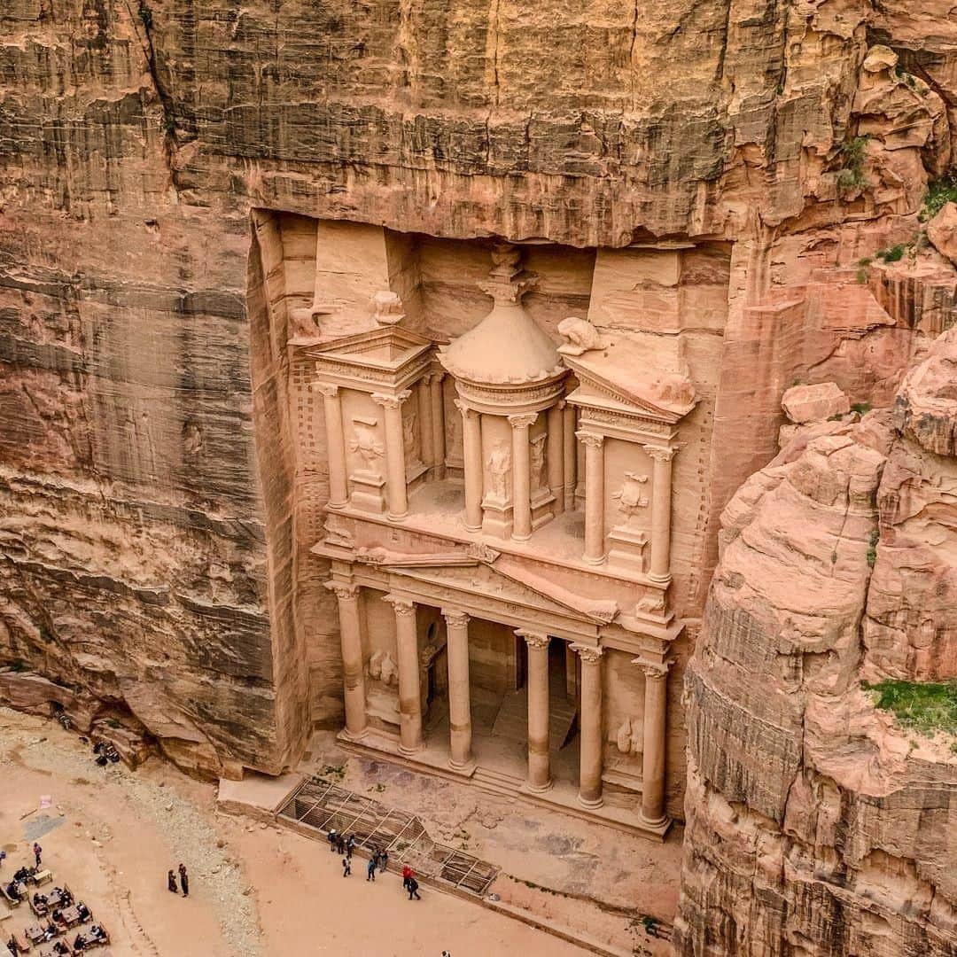 Lonely Planetさんのインスタグラム写真 - (Lonely PlanetInstagram)「'#Petra is the reason most people put #Jordan on their travel wish list, and it turns out there’s much more to see in this awe-inspiring, ancient city than just The Treasury. Ranked as one of the new wonders of the world, the sprawling site is a hub of activity where camels and donkeys wander past handicraft stalls, steep staircases lead to centuries-old complexes, and hiking trails reward those who make the trek with spectacular views. To enjoy one of the best vantage points of The Treasury, take the Khubtha Trail all the way to the top then sip on a mint lemonade as you soak in the view.' – @globeguide -- Tap our link in bio to discover the rest of our top 10 countries for 2019, as well as info on visiting Petra responsibly.」8月18日 2時00分 - lonelyplanet