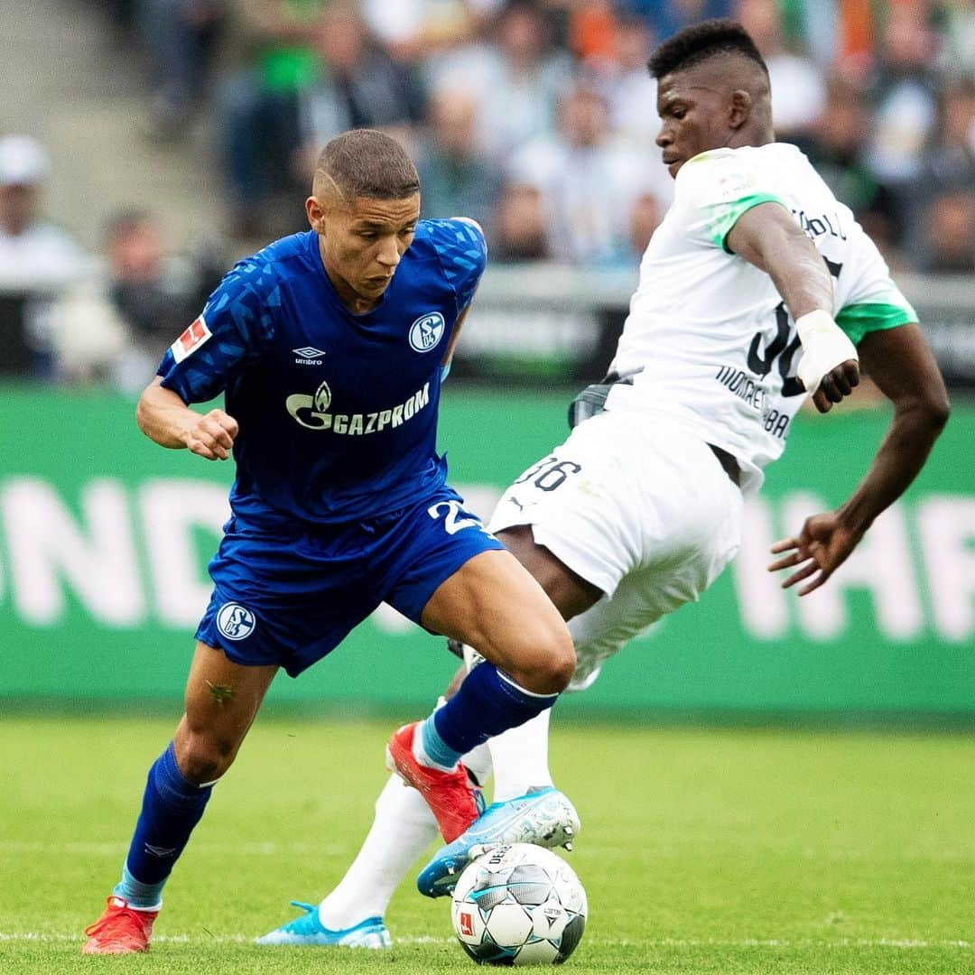 シャルケ04さんのインスタグラム写真 - (シャルケ04Instagram)「@a.harit14 🆚 @breelembolo97 . Wer gewinnt? 🧐 . Who wins? 🧐 . . #S04 #Schalke #Knappen #Königsblau #BMGS04 #🔵⚪️ #Bundesliga #Matchday @bundesliga_en #Futbol #Football #Soccer」8月18日 2時18分 - s04