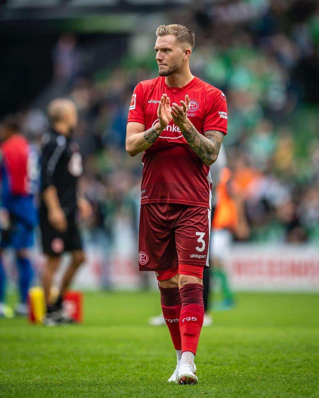 アンドレ・ホフマンのインスタグラム：「..good start guys⚪️👏🏼🔴 #team @f95」