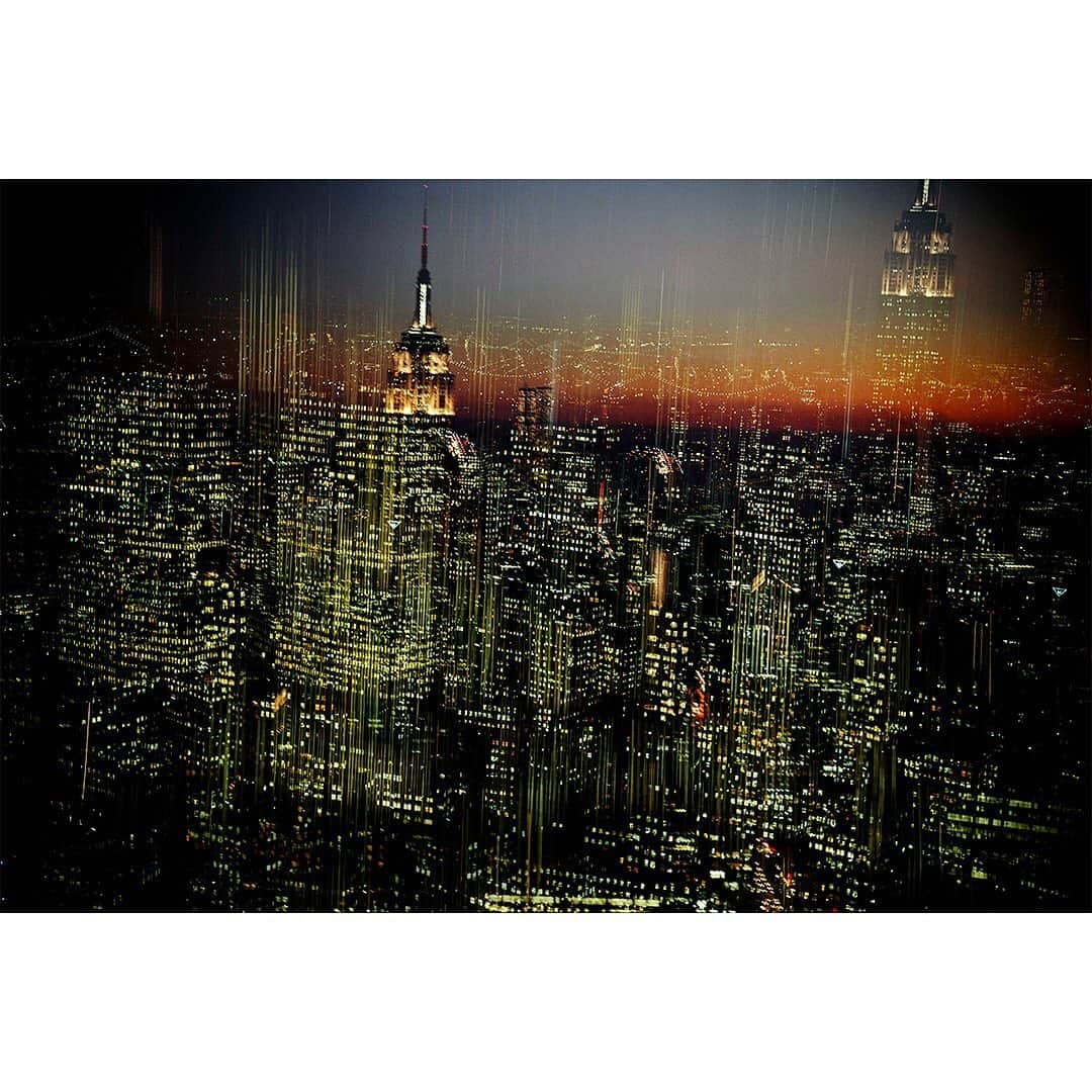 デビッドヤーマンのインスタグラム：「From our Fall campaign, 🌇 through Ernst Haas’s eyes. “Nightscape,” 1972. #DavidYurman The Empire State Building \ ®」