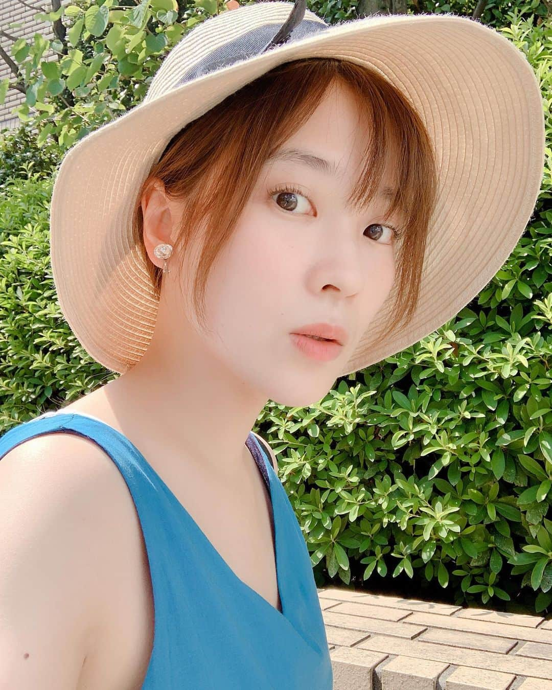 亜希子さんのインスタグラム写真 - (亜希子Instagram)「30歳になりました…！ 月並みな言葉だけれど、今日は、産んでくれた両親と家族に感謝する日にします！ とりあえず本日の出版イベント、おねしゃす！」8月18日 2時51分 - akiko_ohki