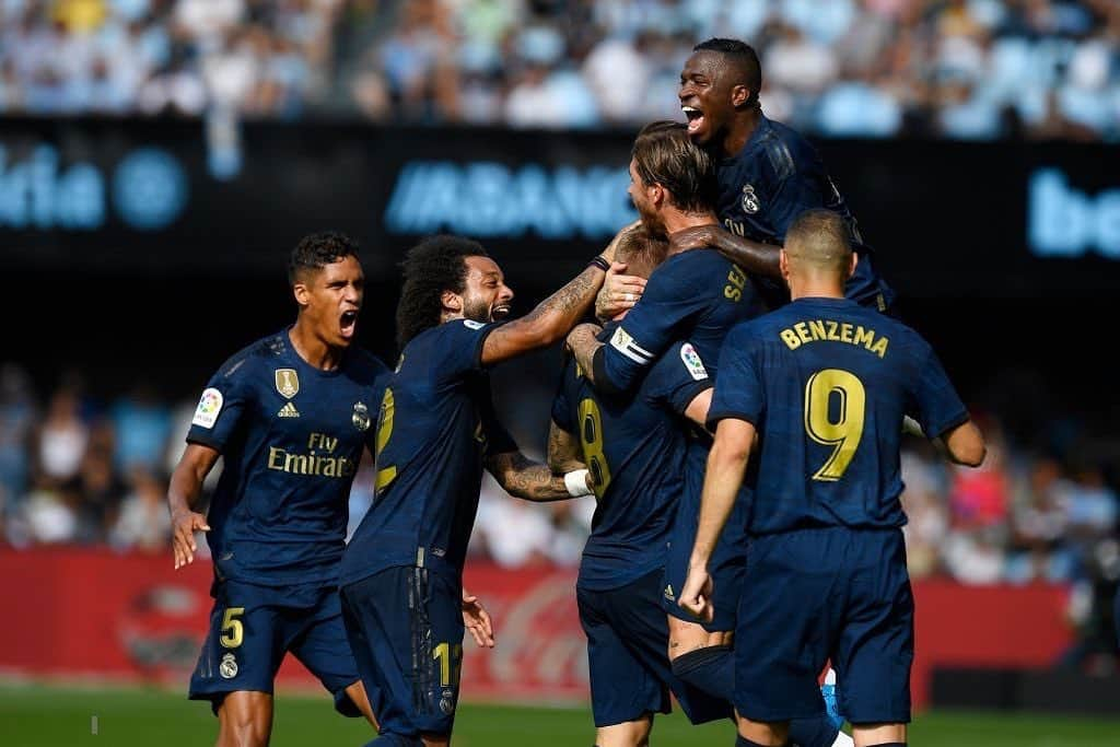 ラファエル・ヴァラーヌさんのインスタグラム写真 - (ラファエル・ヴァラーヌInstagram)「⚽️⚽️⚽️👊🏾💥 Good start ! #HalaMadrid #TeamVarane」8月18日 2時57分 - raphaelvarane