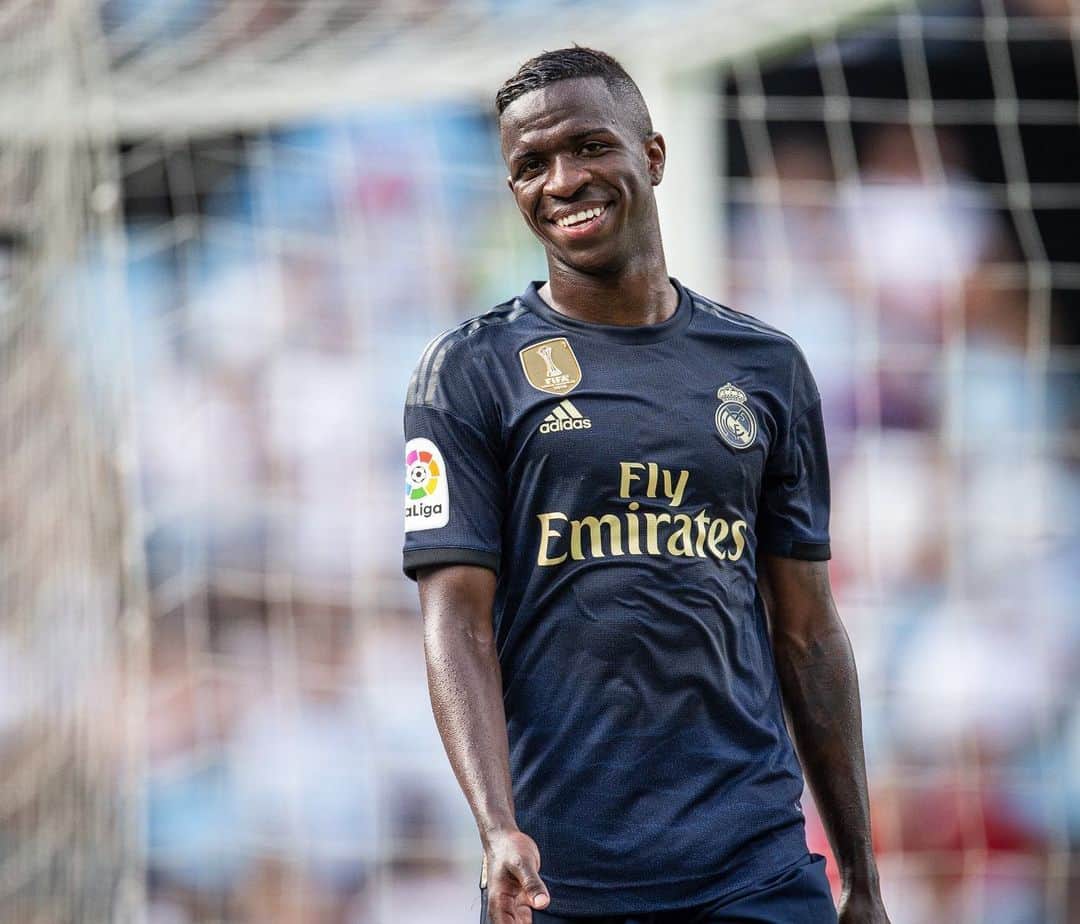 ヴィニシウス・ジュニオールのインスタグラム：「Muy importante empezar ganando! Seguimos con el trabajo! ¡HALAMADRID! ⚒🙌🏾⚽️💪🏾 📸 - @nogueirafoto」