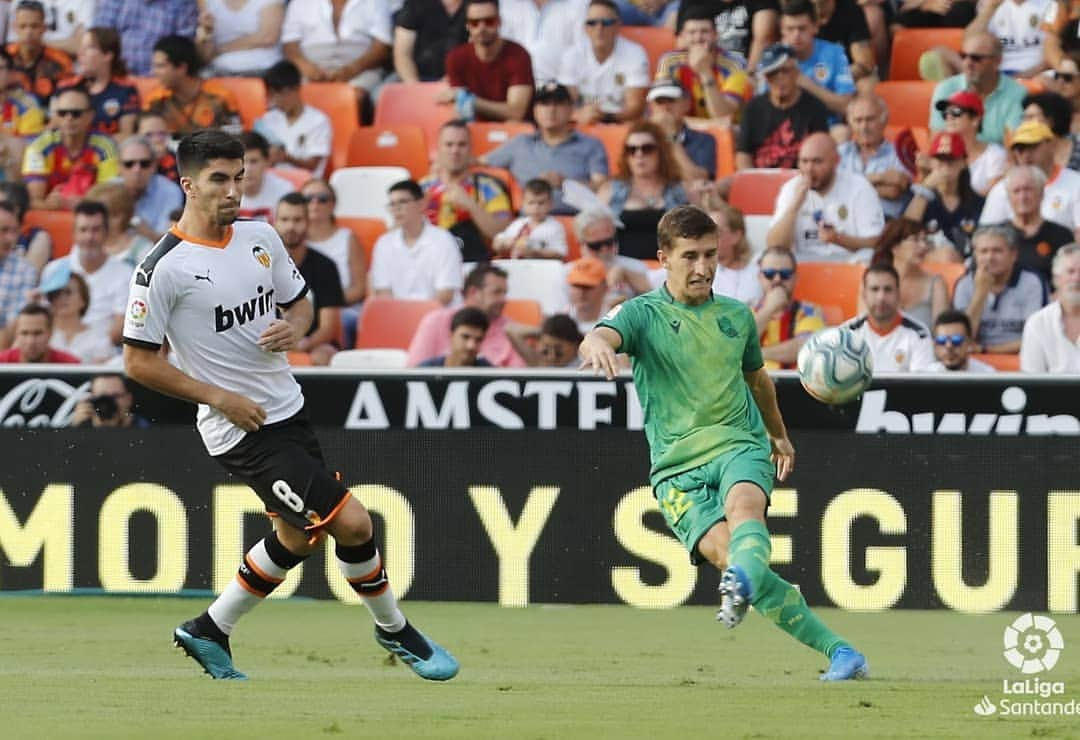 レアル・ソシエダさんのインスタグラム写真 - (レアル・ソシエダInstagram)「Descanso en Mestalla / Atsedenaldia Mestallan (0-0) ⚫ #AurreraReala #ValenciaRealSociedad」8月18日 3時02分 - realsociedad