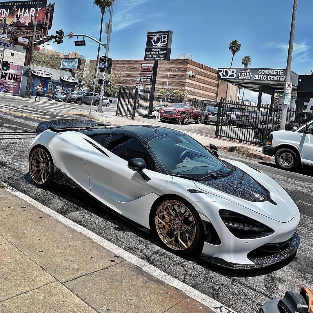 CARLiFESTYLEさんのインスタグラム写真 - (CARLiFESTYLEInstagram)「Forged Carbon 720s on @brixtonforged. #carlifestyle #McLaren #720s @1016industries @rdbvik」8月18日 3時06分 - carlifestyle