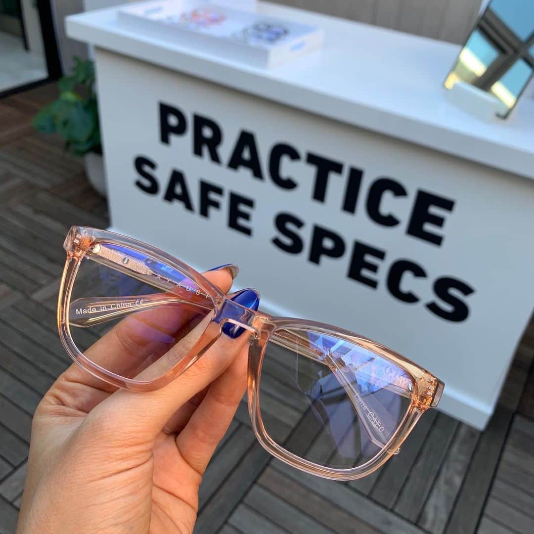 quayaustraliaさんのインスタグラム写真 - (quayaustraliaInstagram)「Practice safe specs 🤓 Our blue light filtering glasses feature lens technology to help block out potentially harmful light from screens—plus the frames are prescription-ready 💯✨」8月18日 3時08分 - quayaustralia
