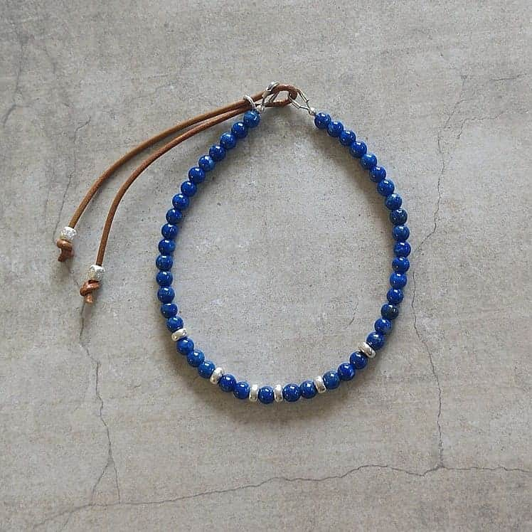 キャサリン ミッシェルさんのインスタグラム写真 - (キャサリン ミッシェルInstagram)「The New Indigo Dude 💙🌊🐳🔵 Bright Lapis Lazuli and silver bracelet #youknowyouwantit #indigo #artisan #craftmanship #madewithaloha #madewithlove #mensfashion #mensjewelry #layering #blue #blu #bleu #silver #precious」8月18日 3時25分 - catherinemichiels